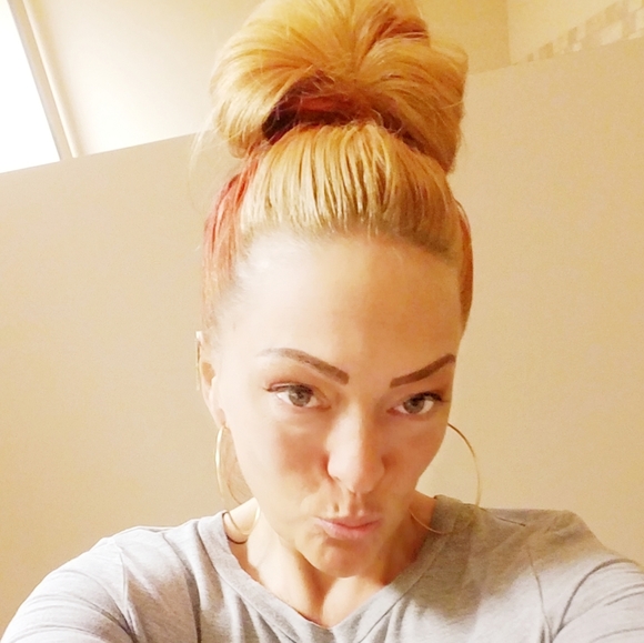 Meet your Posher, Kathleen - Picture 1 of 1